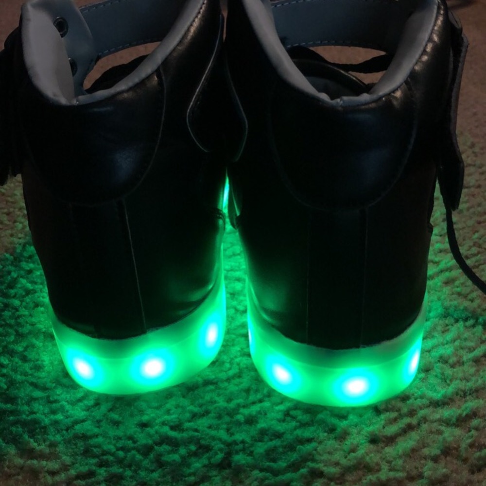 LED shoes